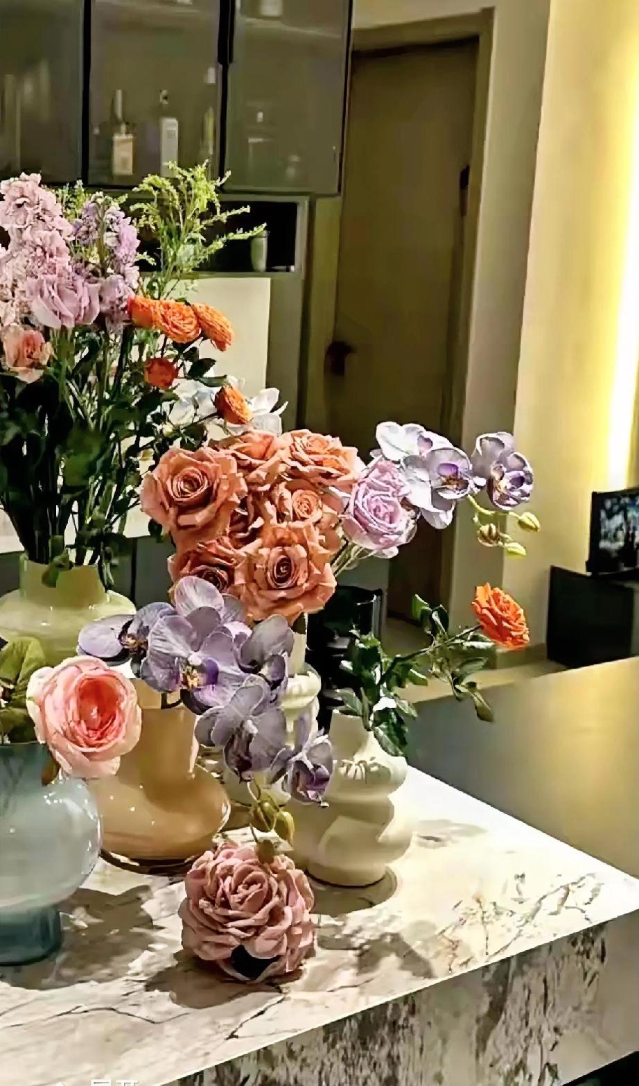 温馨花艺装饰，让生活充满色彩与生机！🌸💐🌺