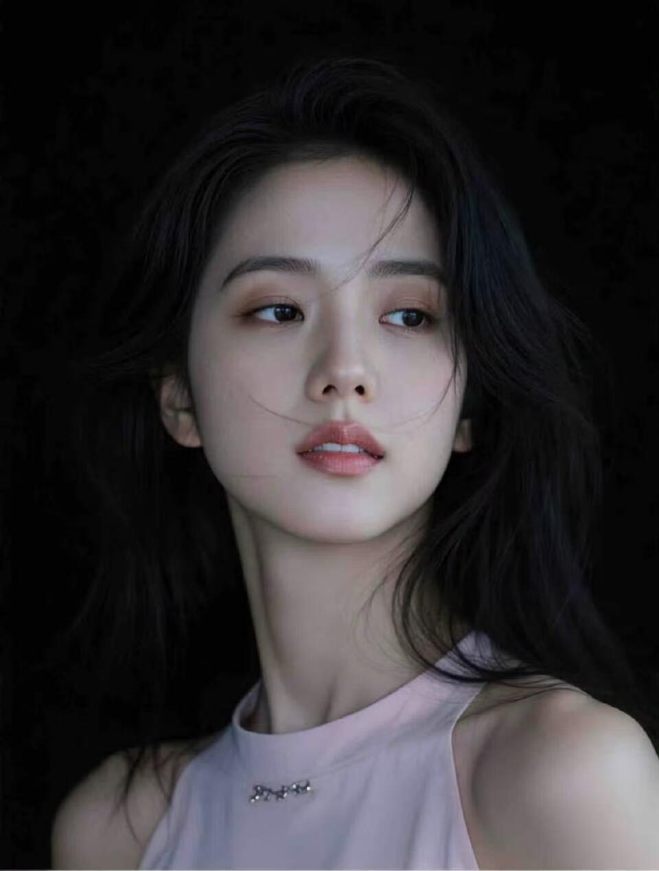 kimjisoo[超话] 这张脸就是妥妥的ai脸啊 太神了金智秀 ​​​