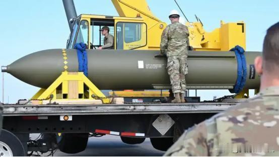 惊天反转！美钻地弹神话完了！
伊朗官方称，此前美军14枚钻地弹砸向伊朗，4枚哑火