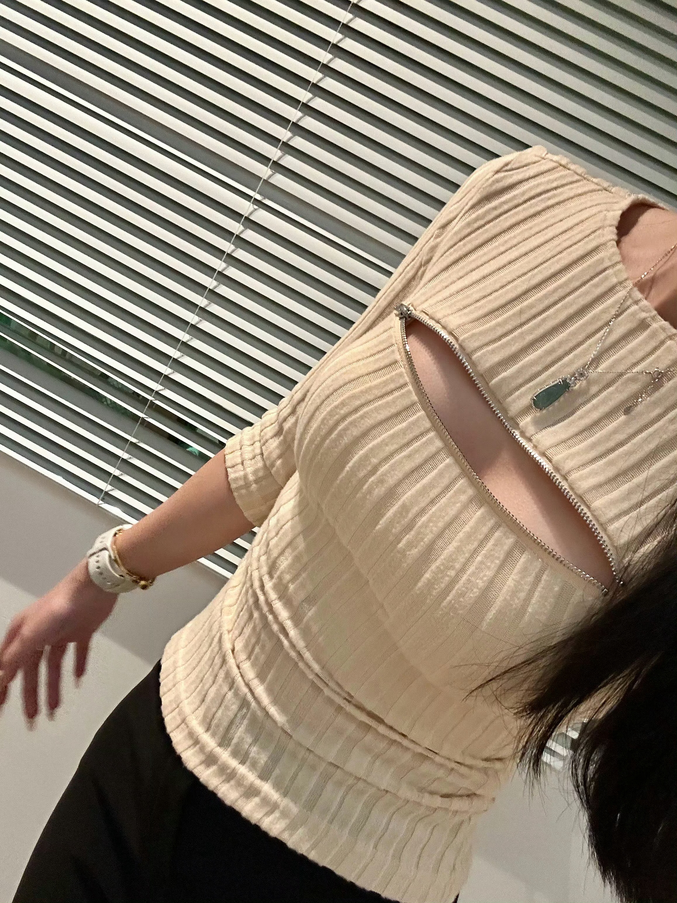 我不仅衣服有小心机，对你也有 ​​​[看跌]  ​​​