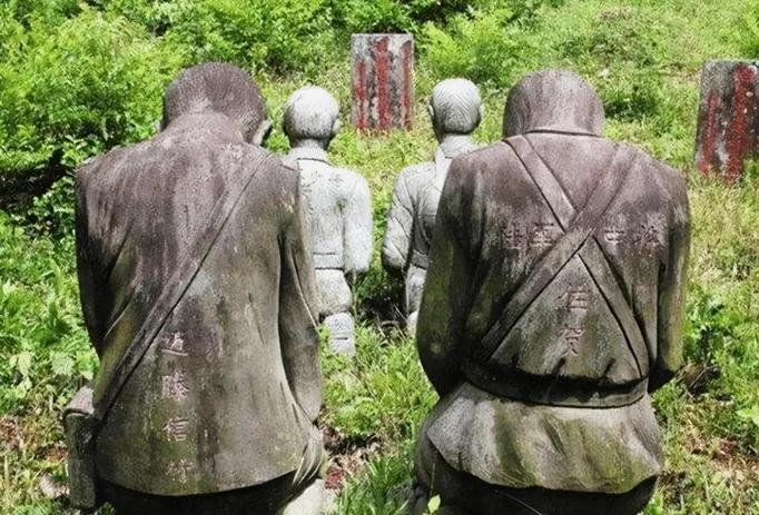 1997年，日本欲为云南投资10亿，但提出需拆除腾冲的4座雕像。腾冲政府：“只要