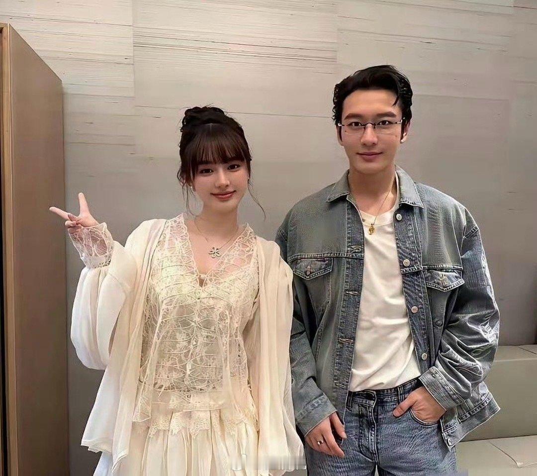 48岁黄晓明新女友曝光？26岁胡冉儿被称"复刻版Angelababy"🔥家人们