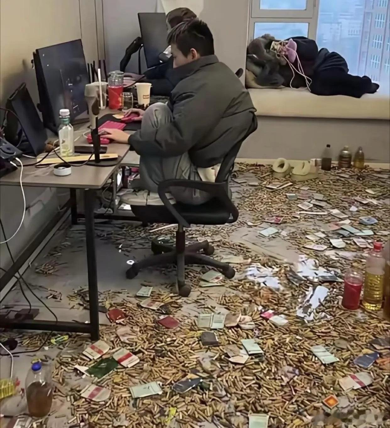 摊上这样的孩子，父母真的很心疼啊！ 