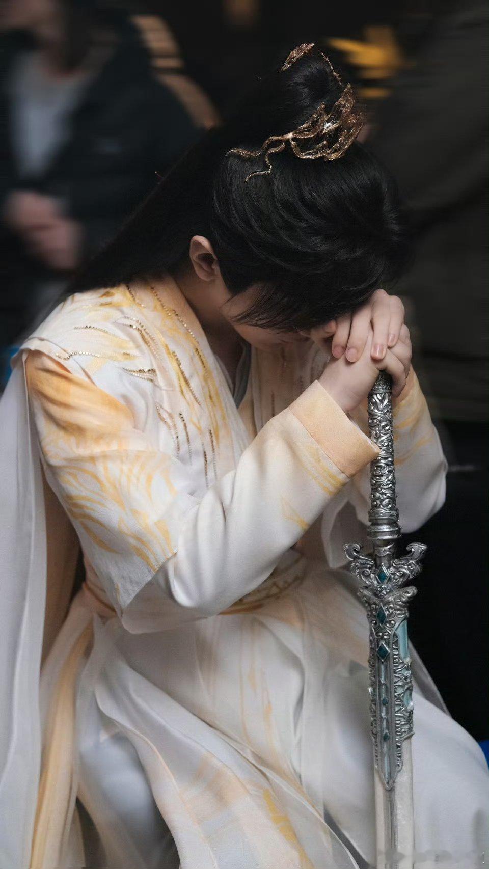 成毅长安二十四计cy成毅谢淮安成毅在演艺道路上不断乘风破浪，挑战自我。从默默无闻