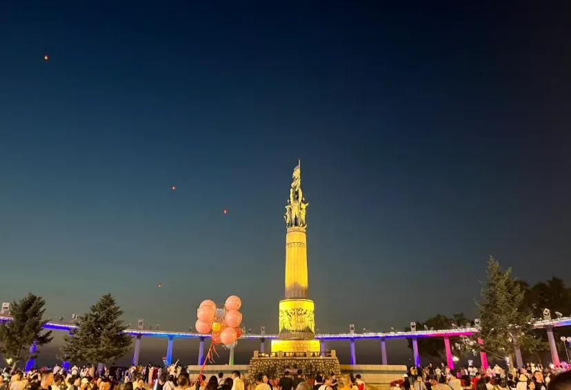 外企和国企的反差感真的强
来国企这段时间，有一个最不习惯的地方就是开会。外企开会