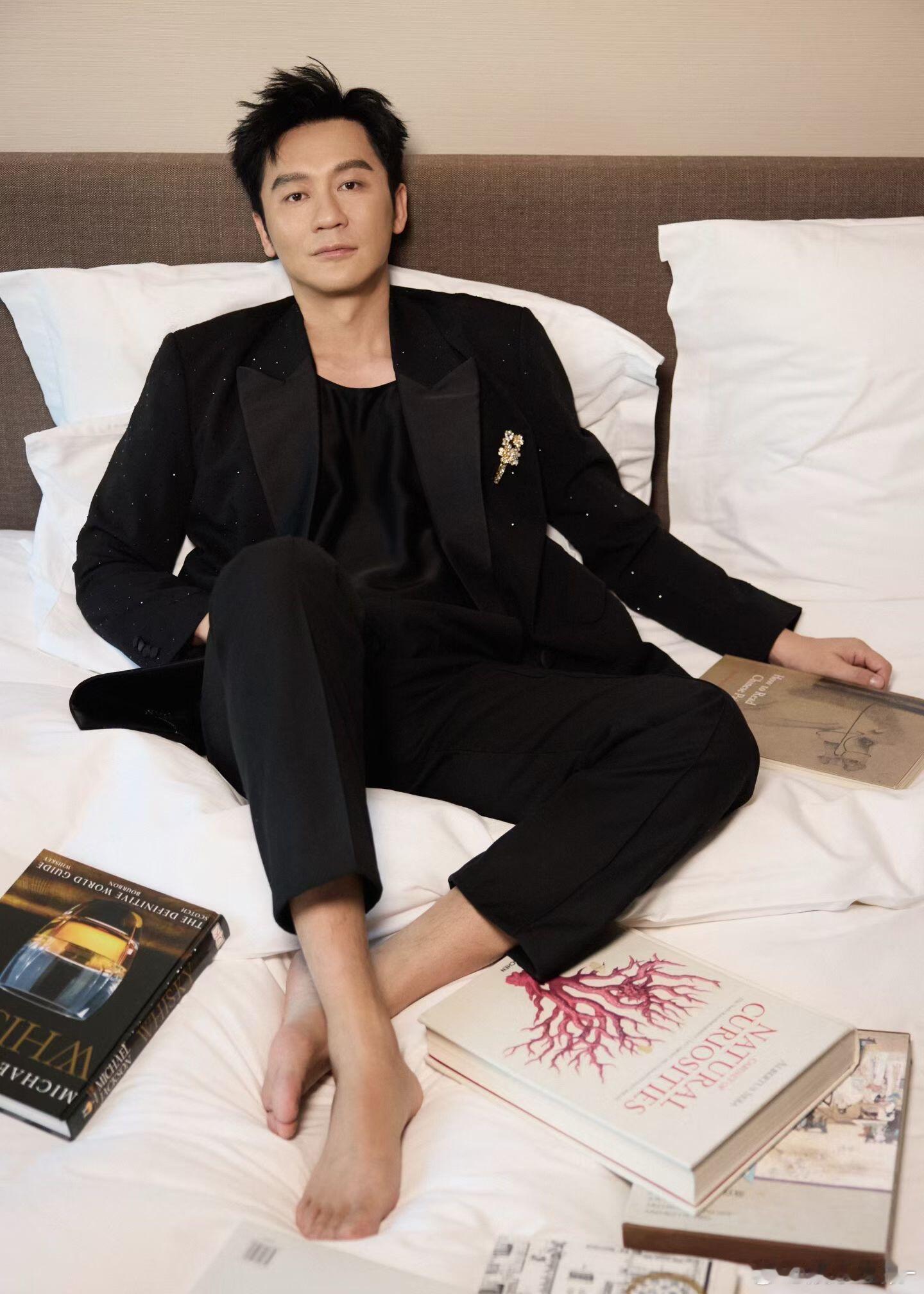 李晨 红裙美腿谁懂啊！想过邓超想过郑恺，万万没想到红裙长腿美女居然是李晨！大黑牛