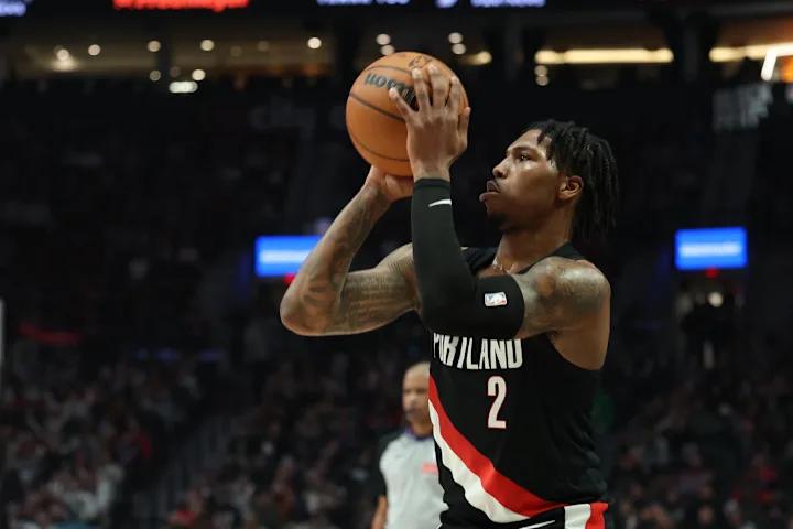 如果开拓者想要转正凯莱布-乐福，他们必须要在今天做出决定是否转正他。与此同时，1