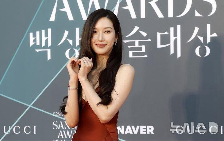 文佳煐从五岁童星到影后文佳煐厚积薄发的演员从童星到影后，文佳煐的每一步都算数！韩