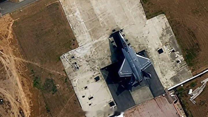 🇮🇳 新的卫星图像似乎显示，在印度海得拉巴附近的杜恩迪加尔空军学院附近，出现