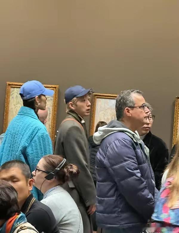 井柏然和刘雯传了几年绯闻，虽然感情稳定，但都不承认，毕竟老井前两年梦想着成流量还