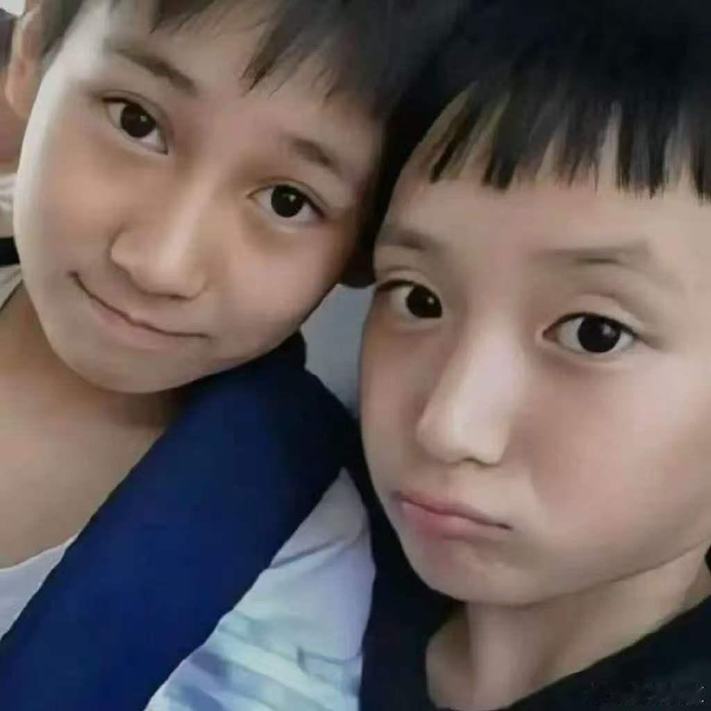 张真源头像是和严浩翔的合照 张真源头像换成了和严浩翔的合照  怎么回事 