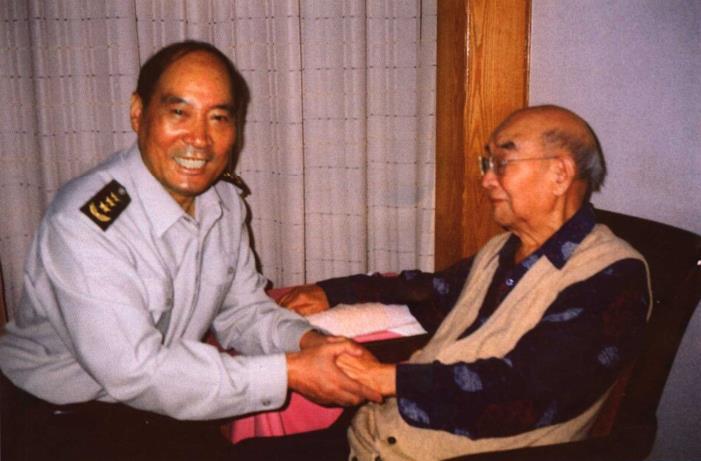 2004年9月28日，李继耐到三一医院看望谷景生