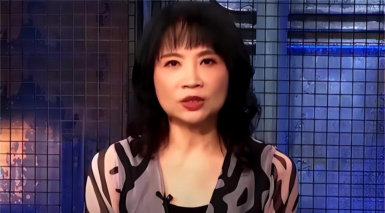 台湾省媒体人陈凤馨指出，根据民调显示，超过七成的台湾民众认同自己是中华民族的一部