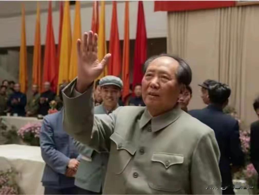 绝大部分中国人都热爱毛主席、共产党，这种爱是纯粹的、纯洁的、是发自内心深处，延绵