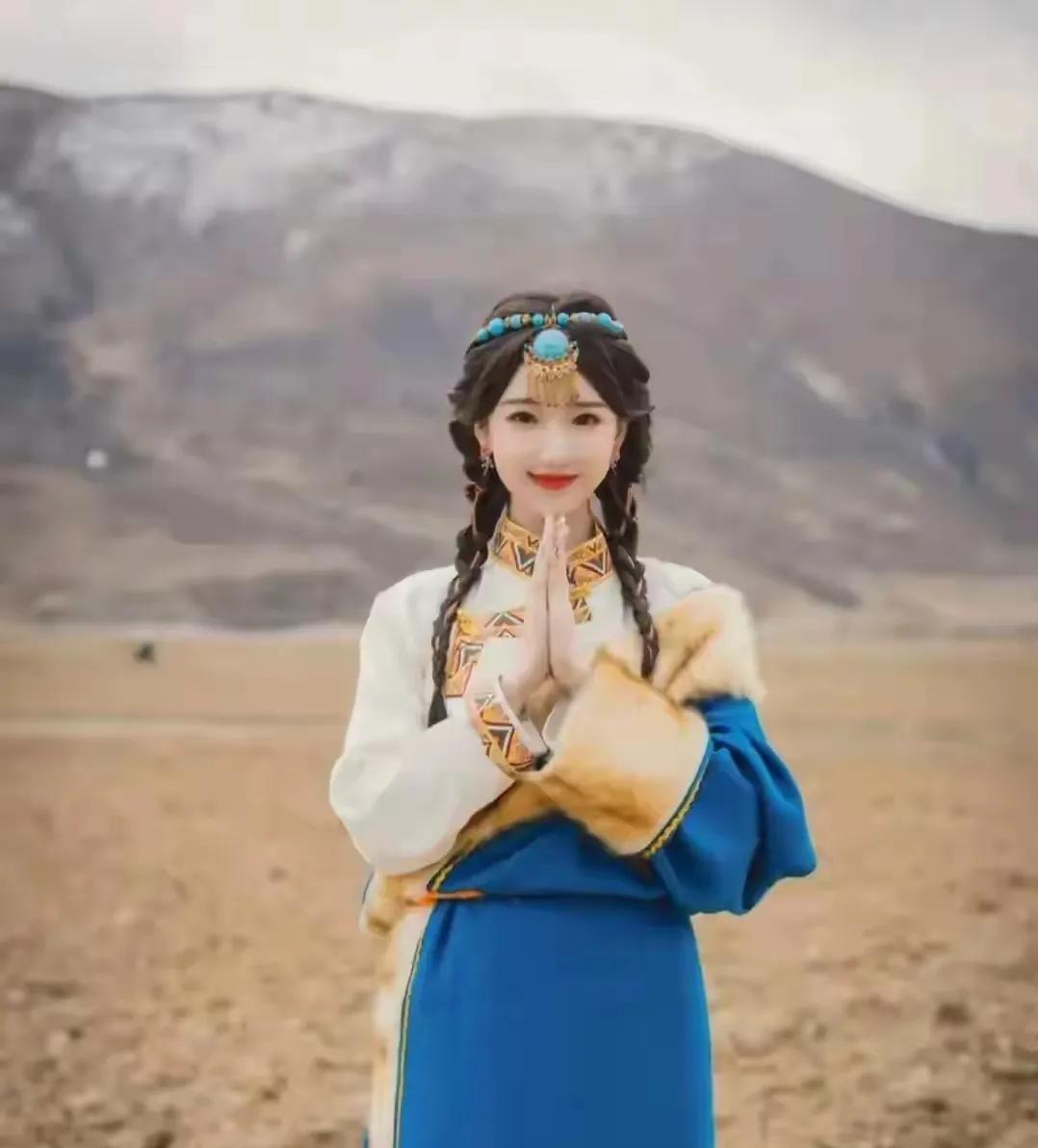 毛晓彤藏族造型美出圈！这颜值当旅游大使不过分吧
 
毛晓彤化身藏族卓玛，藏袍+绿