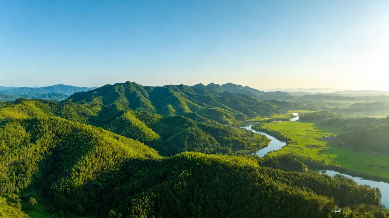 作为国家生态文明试验区，赣鄱大地把生态底色拿捏得死死的。
 
江西森林覆盖率常年