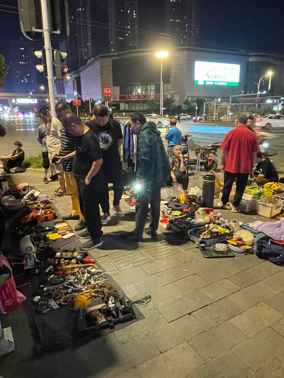 武汉：只有深夜才开的鬼市！！！！