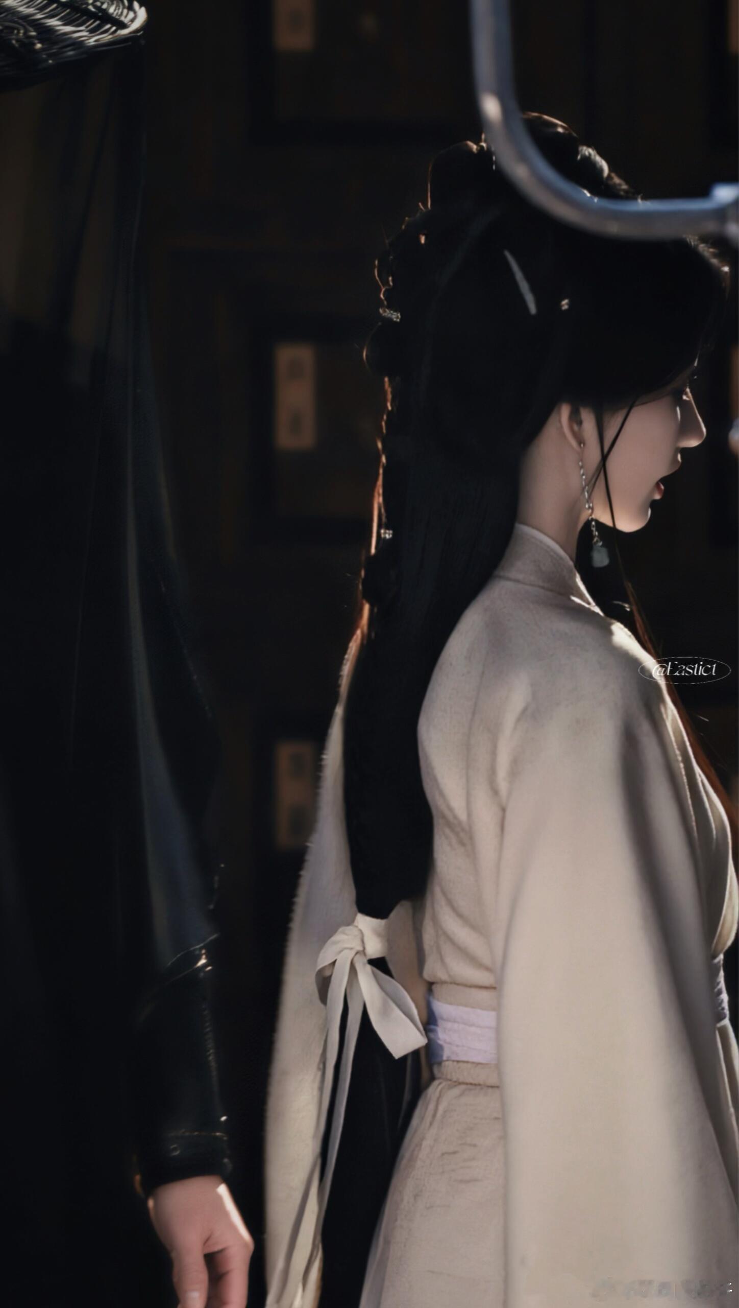 刘些宁古代仕女图具象化 长成刘些宁这样真的没有烦恼吧！古代仕女图照进现实，白瓷肌