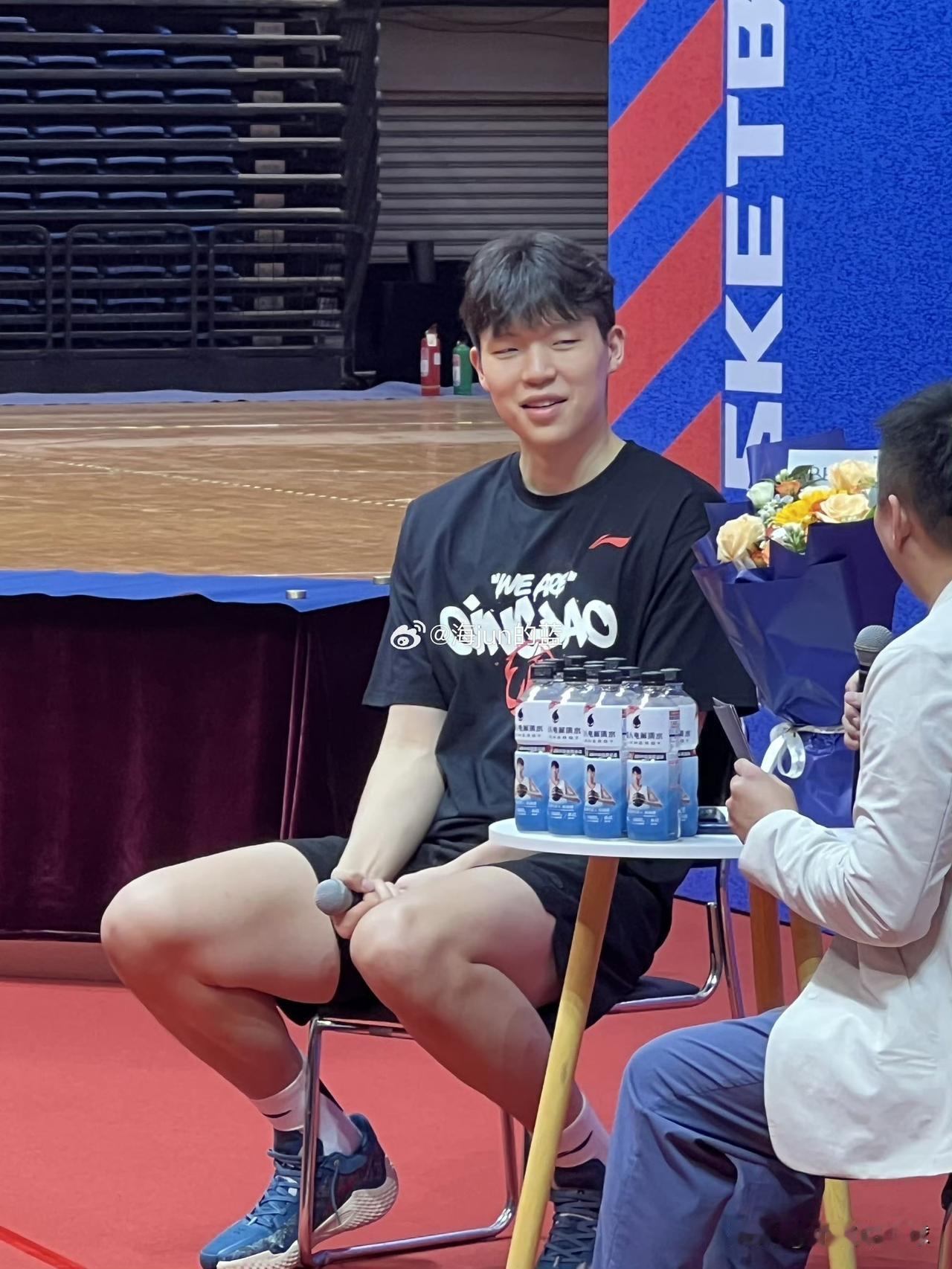 杨瀚森和周琦相同点很多，都是中国男篮的传统优势的中锋位置，第二两人都是年少成名，