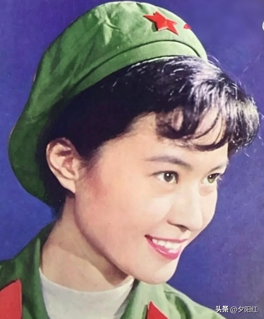 七八十年代，我国影坛崛起了众多电影明星。其中，有一位新秀，是最为文静的姑娘，她便