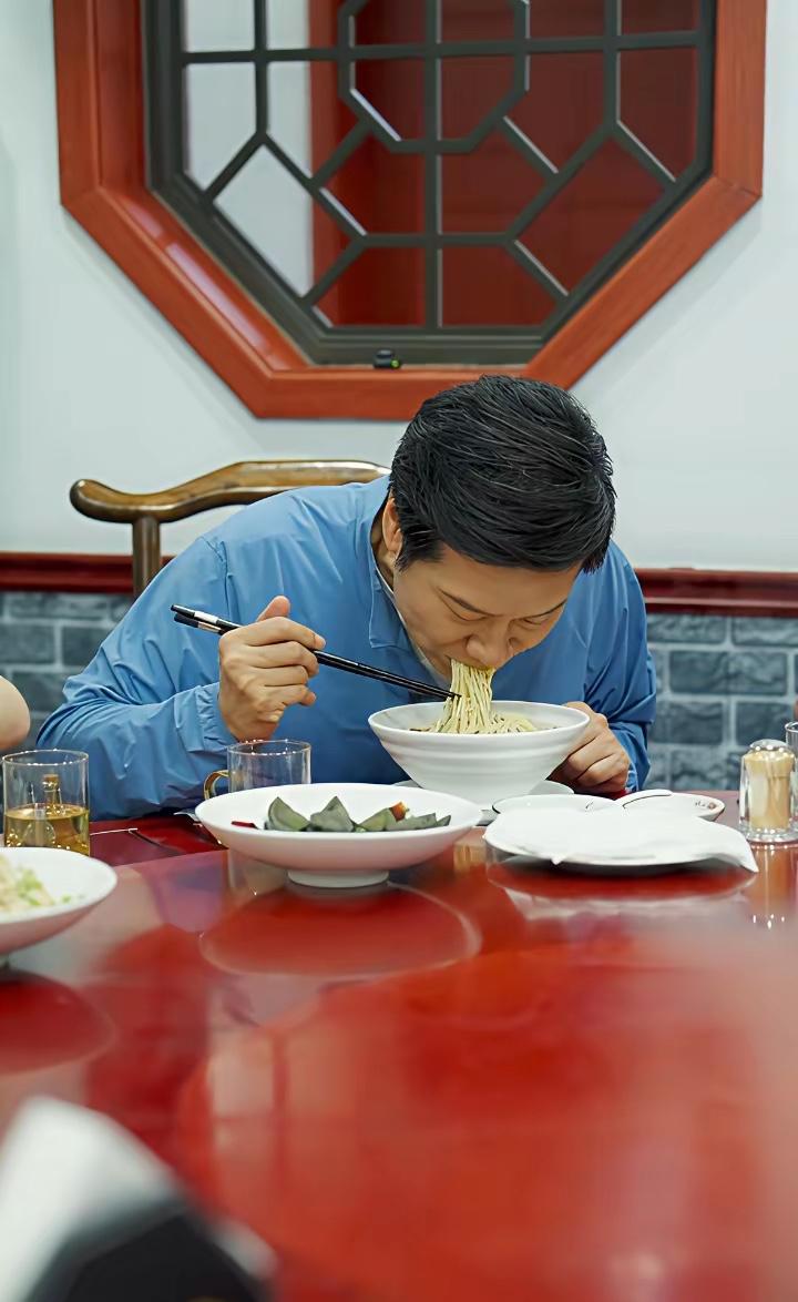 雷总吃的是什么面，看上去好香的样子