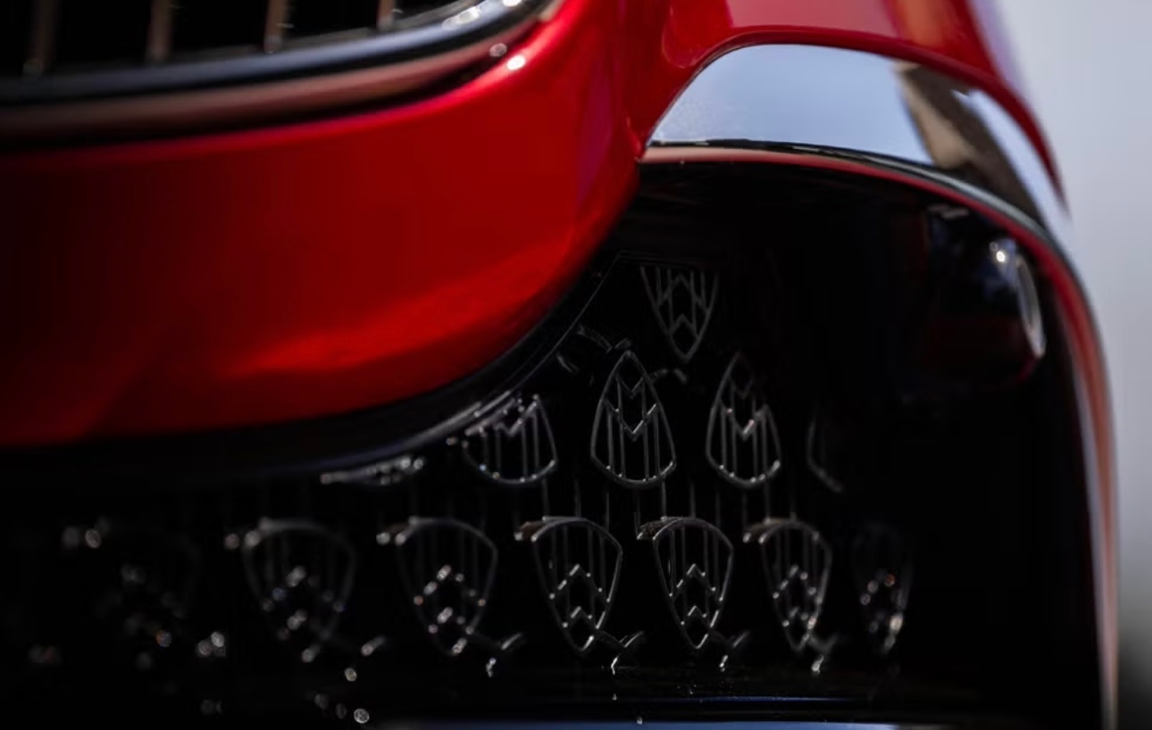梅赛德斯-迈巴赫SL680 Monogram Series密集标志爱好者最新力作