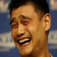 酒官
    县官好喝酒，终日不问政事，酒杯却不离手。
一天，他正在酒馆喝得醉醺