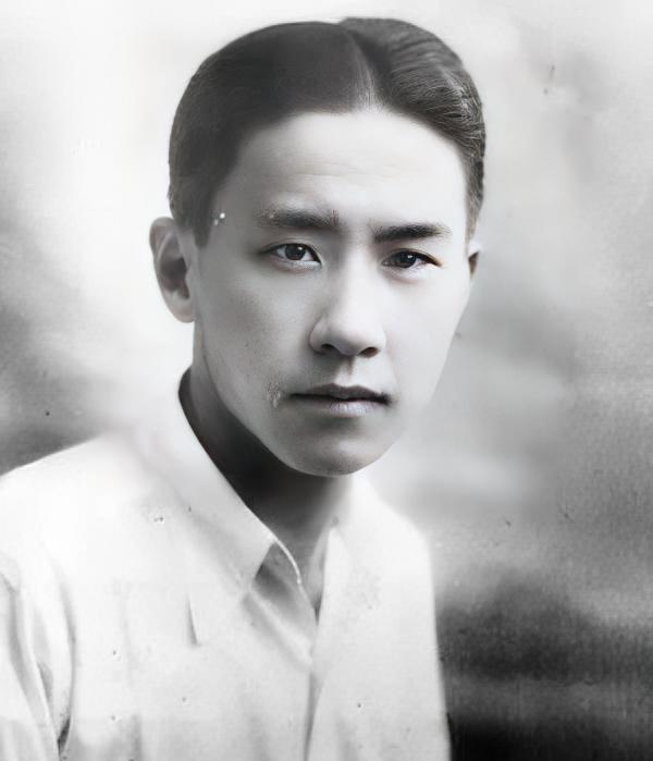 柳永去世，青楼女子凑钱把他下葬；袁克文离世，上千风尘女子列队为他送葬。
袁克文染