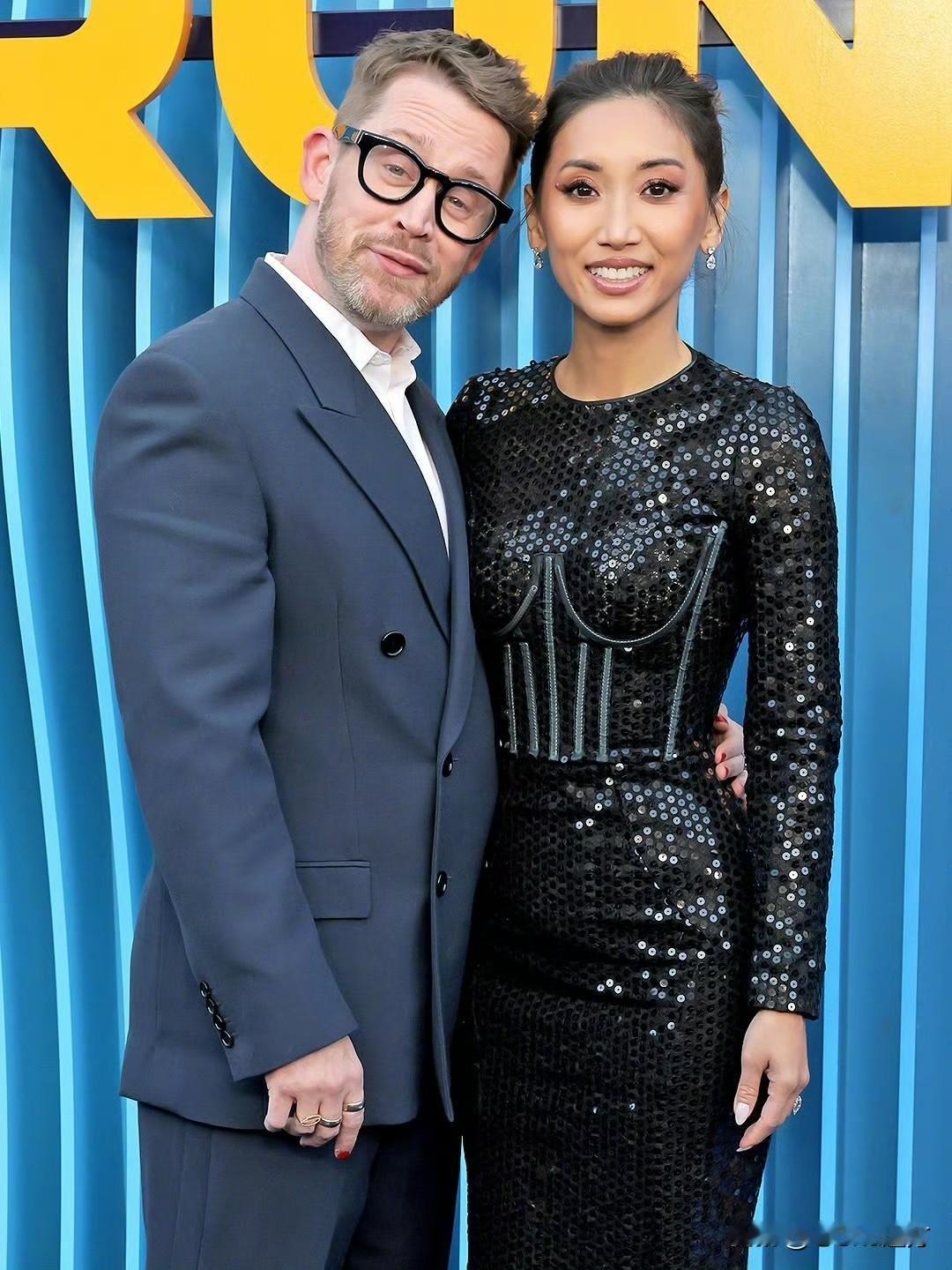 分享我这周有趣的事：
近日，麦考利·卡尔金与女友布伦达·宋甜蜜携手亮相洛杉矶，现