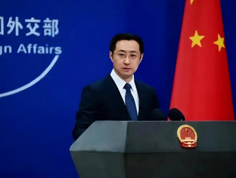 特朗普突然宣布了
8月27日消息，特朗普要中国参与削减核武库。

这个消息一出来