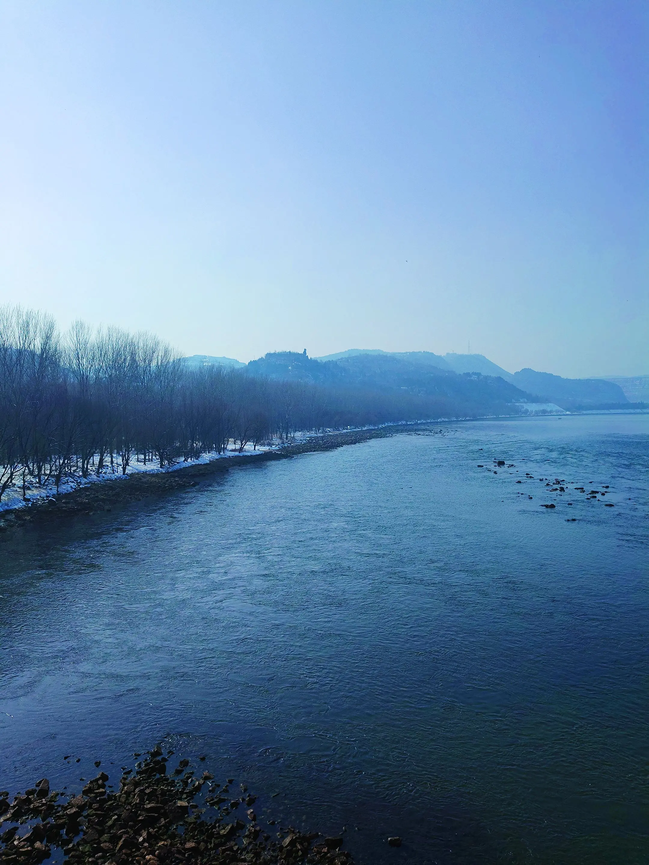 雪景河清口  黄河大峡谷口的魅力无限。        河清口，河清县...