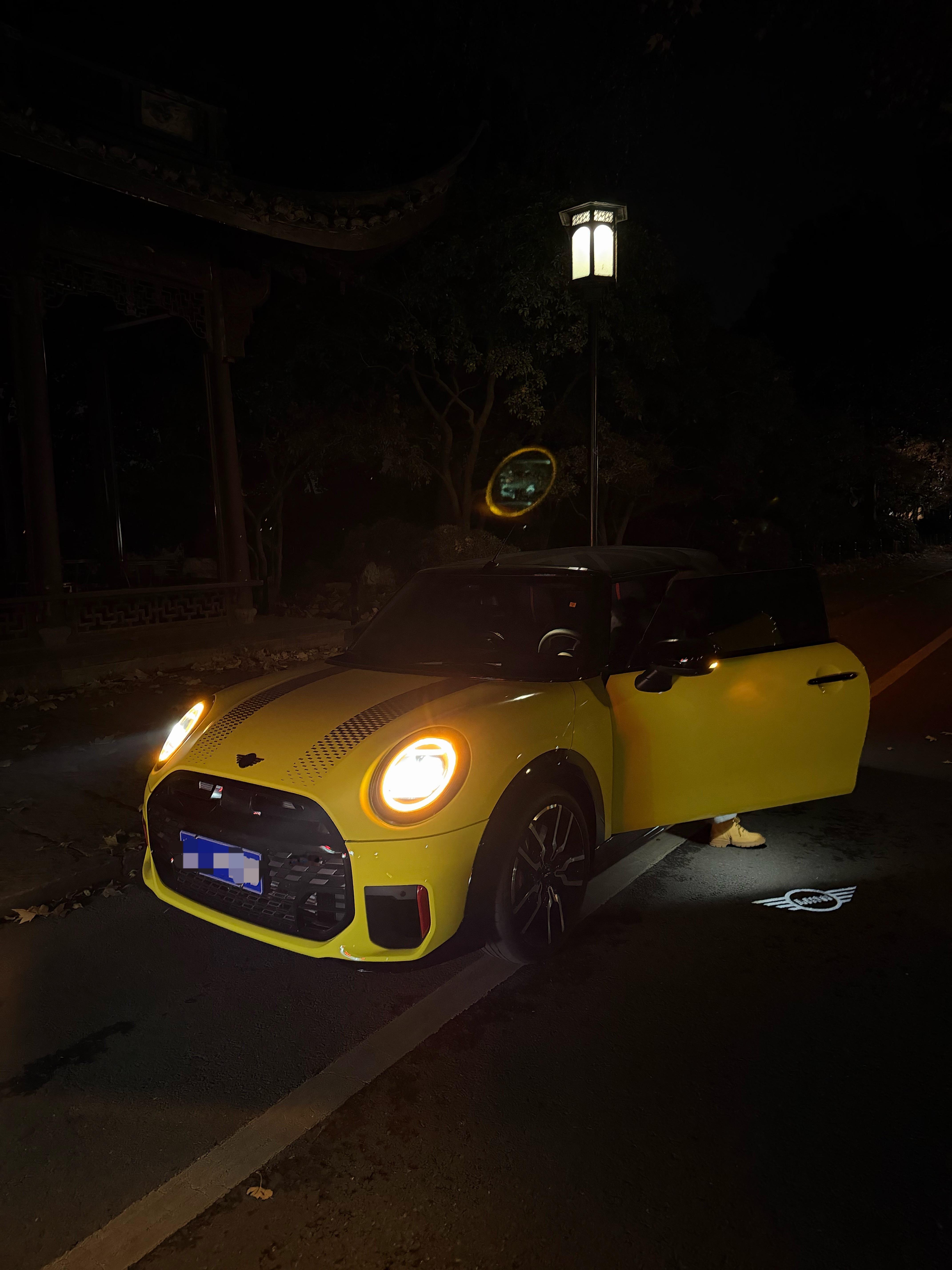 提车两个半月，女主人第一次开  我在副驾负责递水和赞美 栗子的mini jcw敞