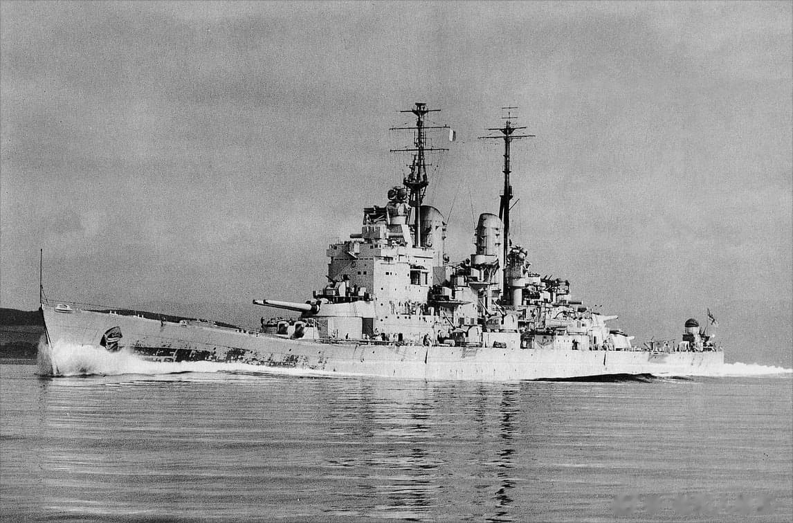 正在进行海试的皇家海军前卫号战列舰，摄于1946年。她以136000马力跑出了3