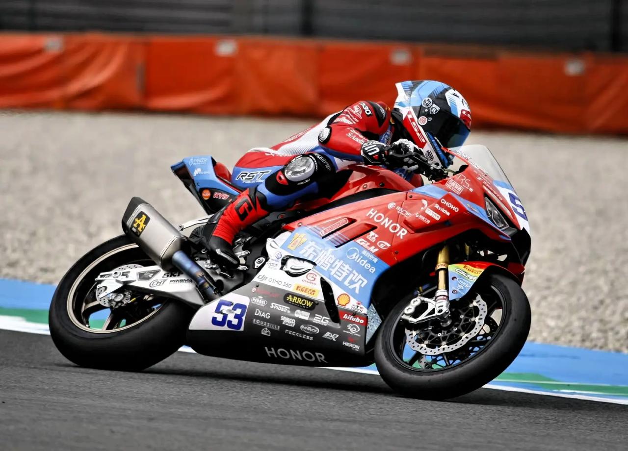 WSBK张雪机车赛季复盘：从匈牙利站到艾米利亚站，中国品牌的逆袭之路
2026赛