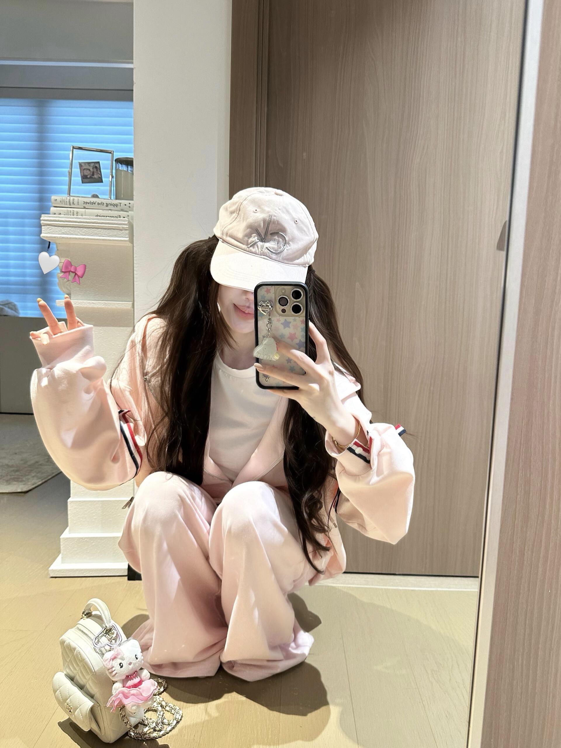 今日份早春粉色卫衣套装～