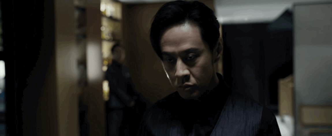 #张家辉一锤80一锤40# 张家辉演的杀手不干装修可惜了，预告片里耍锤子耍得那叫