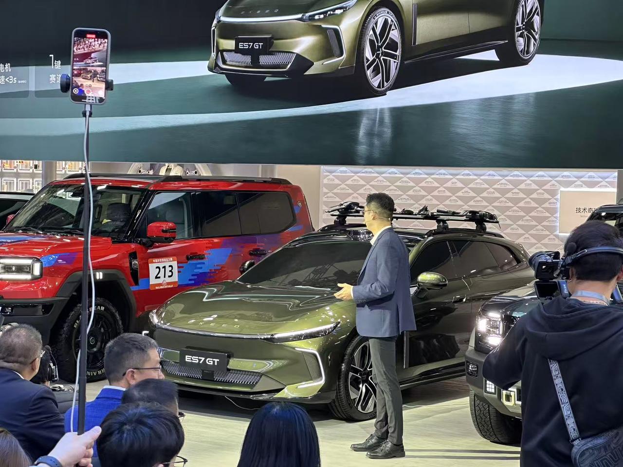 星途ES7 GT猎装登场！增程+三电机，太卷了

来看看核心数据：
1、综合续航