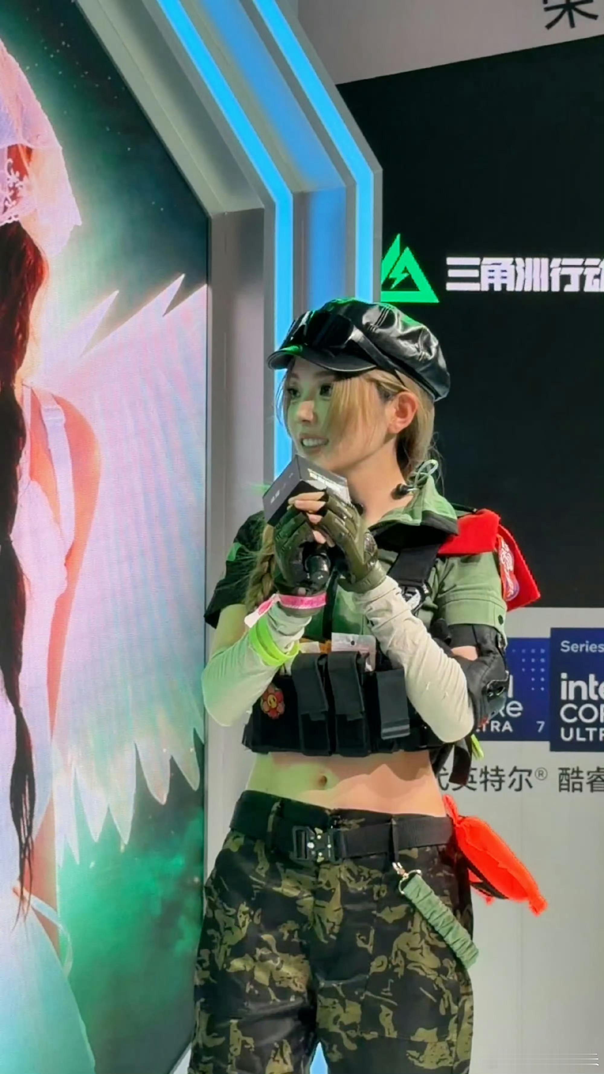 欣小萌空降BW2026热舞同频上海BW2026现场惊喜拉满，欣小萌亲临舞台热舞，