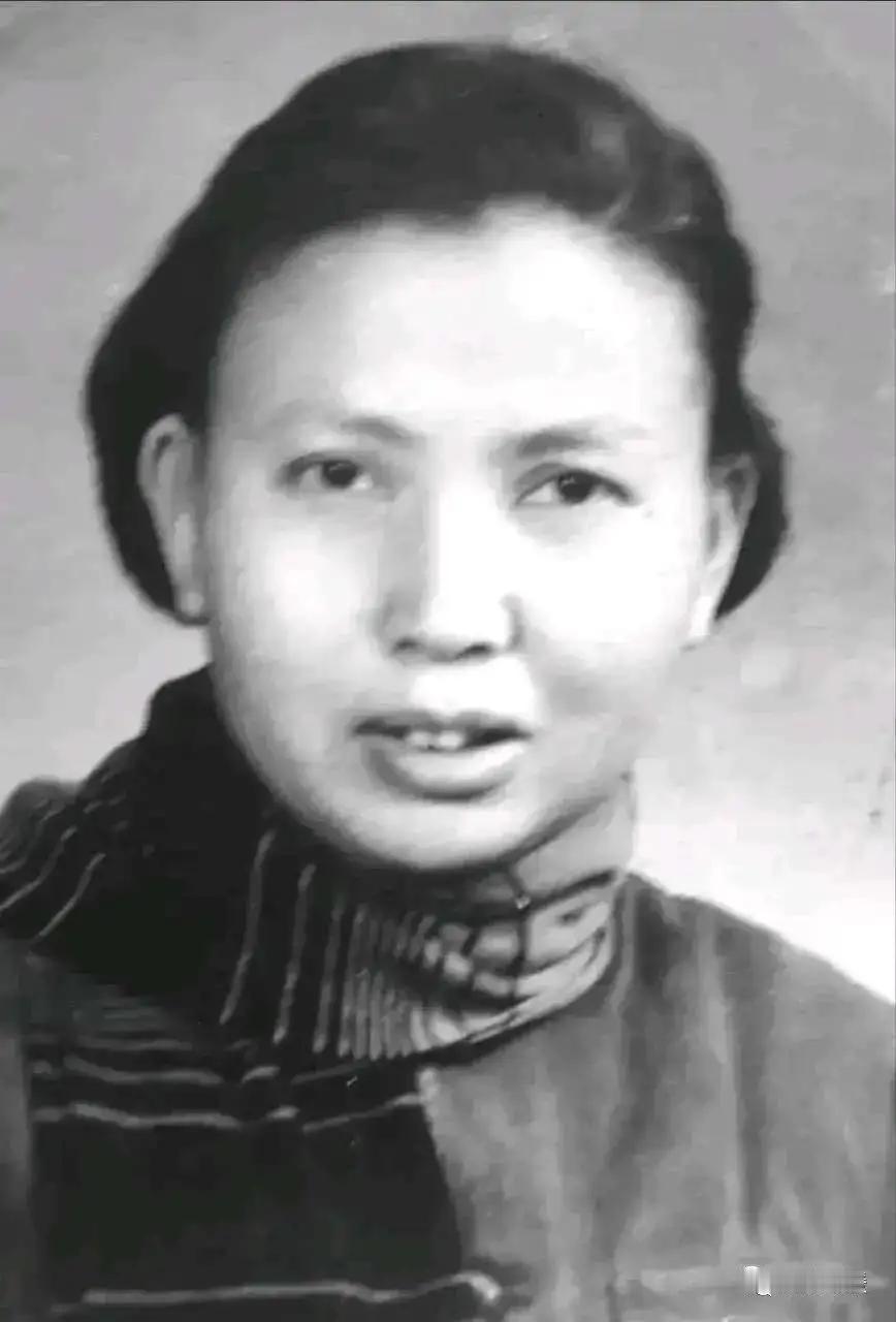 1941年，21岁的女战士莫林被活埋前，敌人竟突然问：“你认识莫林吗？”，莫林一