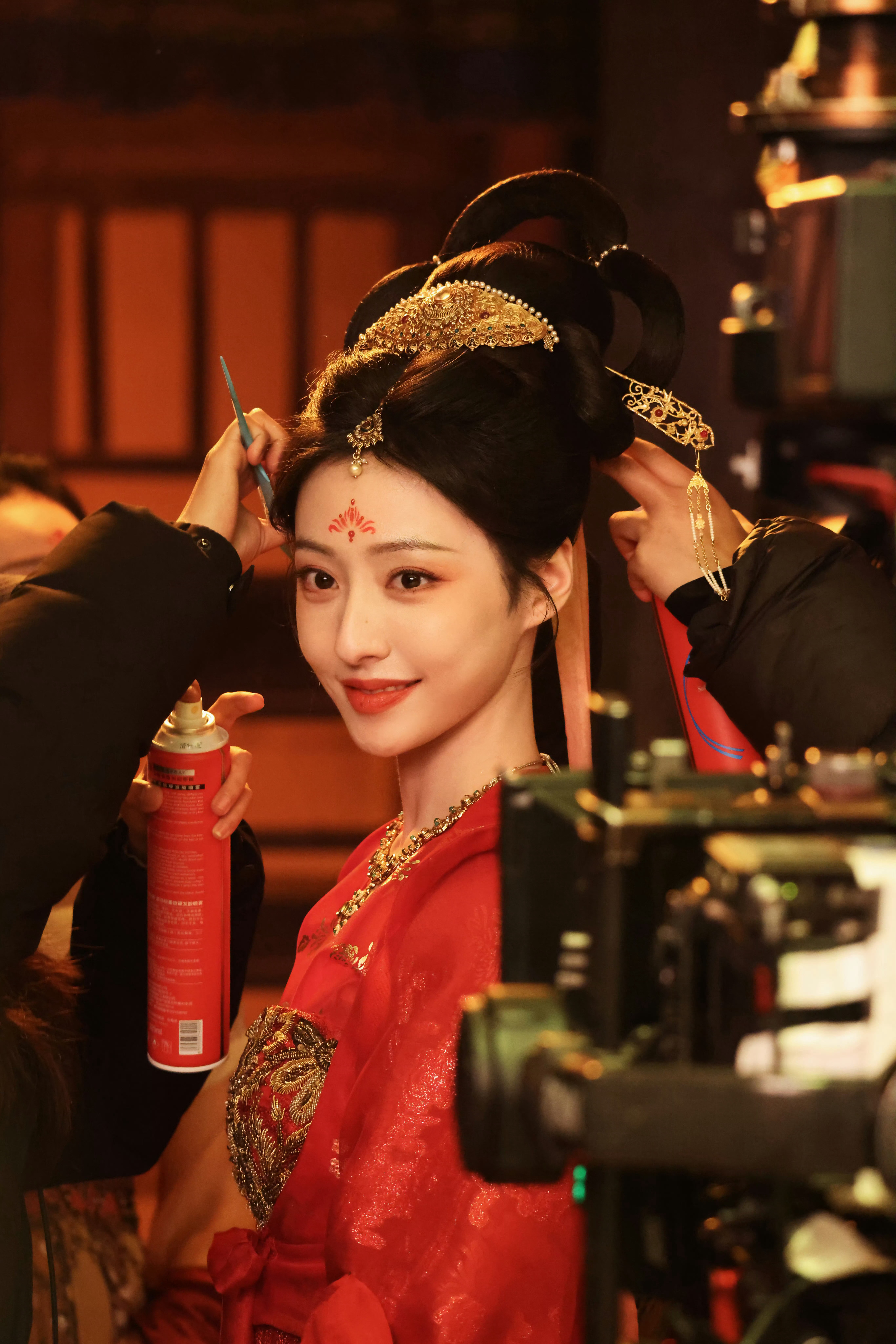 ！《金吾不禁》还有 胡连馨 ！！！而且造型还不错～～～（又能在长剧看到连心的美貌