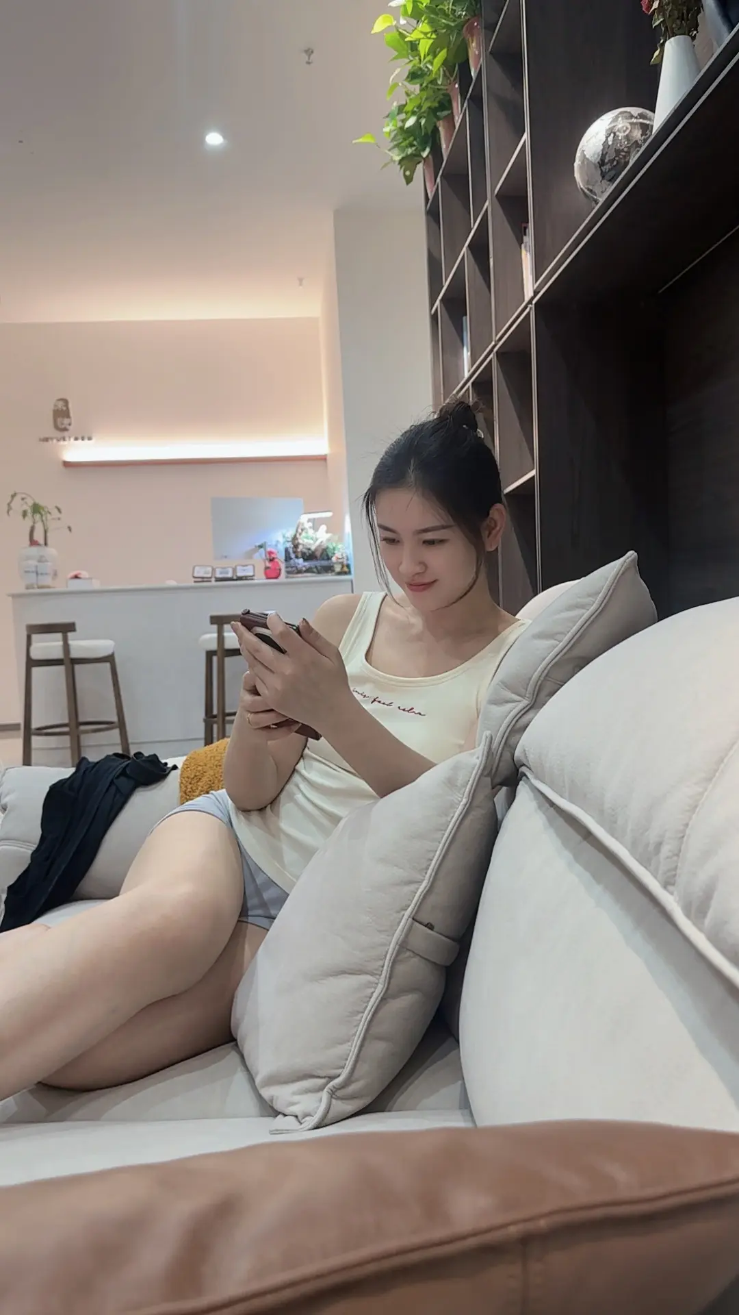 听了这么多年的千千阙歌，终于明白了是什么意思，来日纵使好多人陪我，都比...