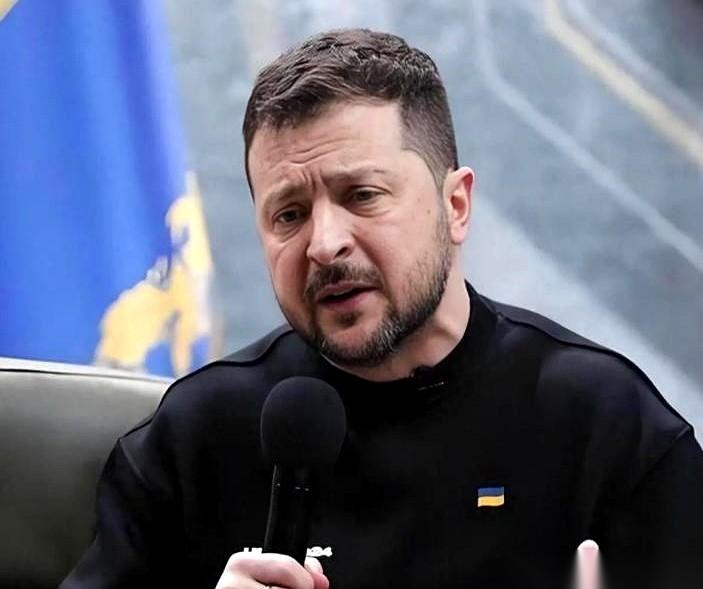 最可怕的，不是让你上战场。
是给你递枪的那个人，背着你，已经把你卖给了对家。
然