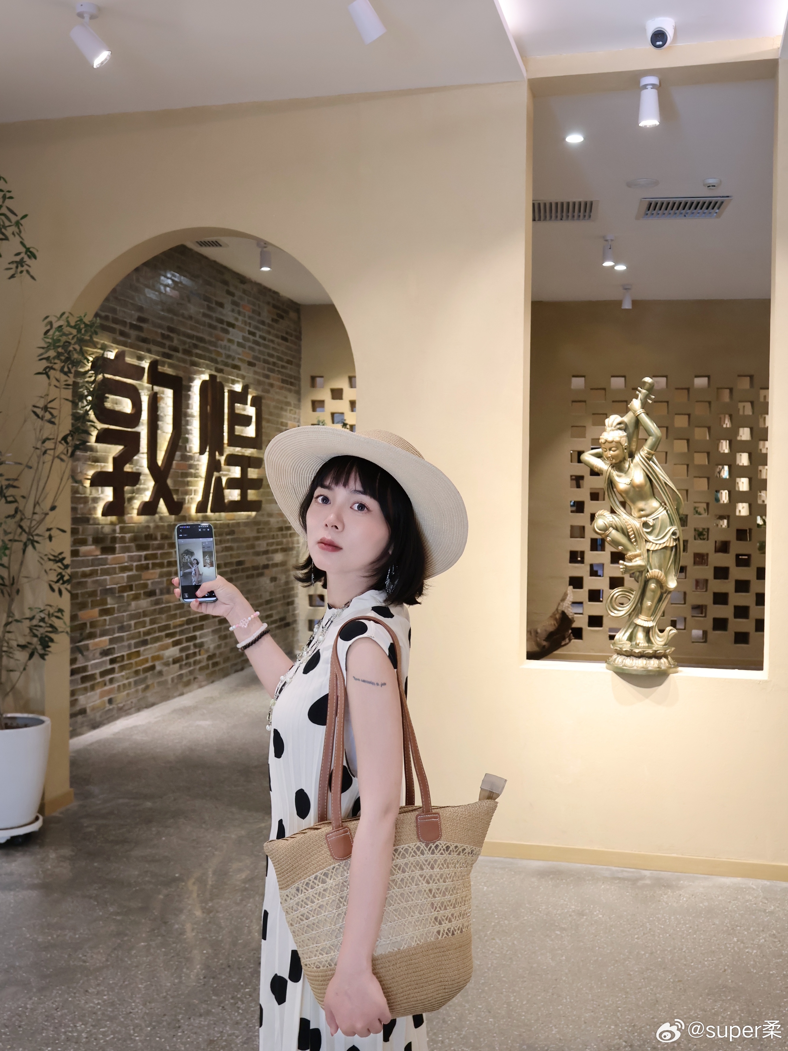 敦煌避暑室内展厅✨免费空调+壁画文创出大片 🌞来敦煌被烈日劝退的姐妹，直奔敦煌
