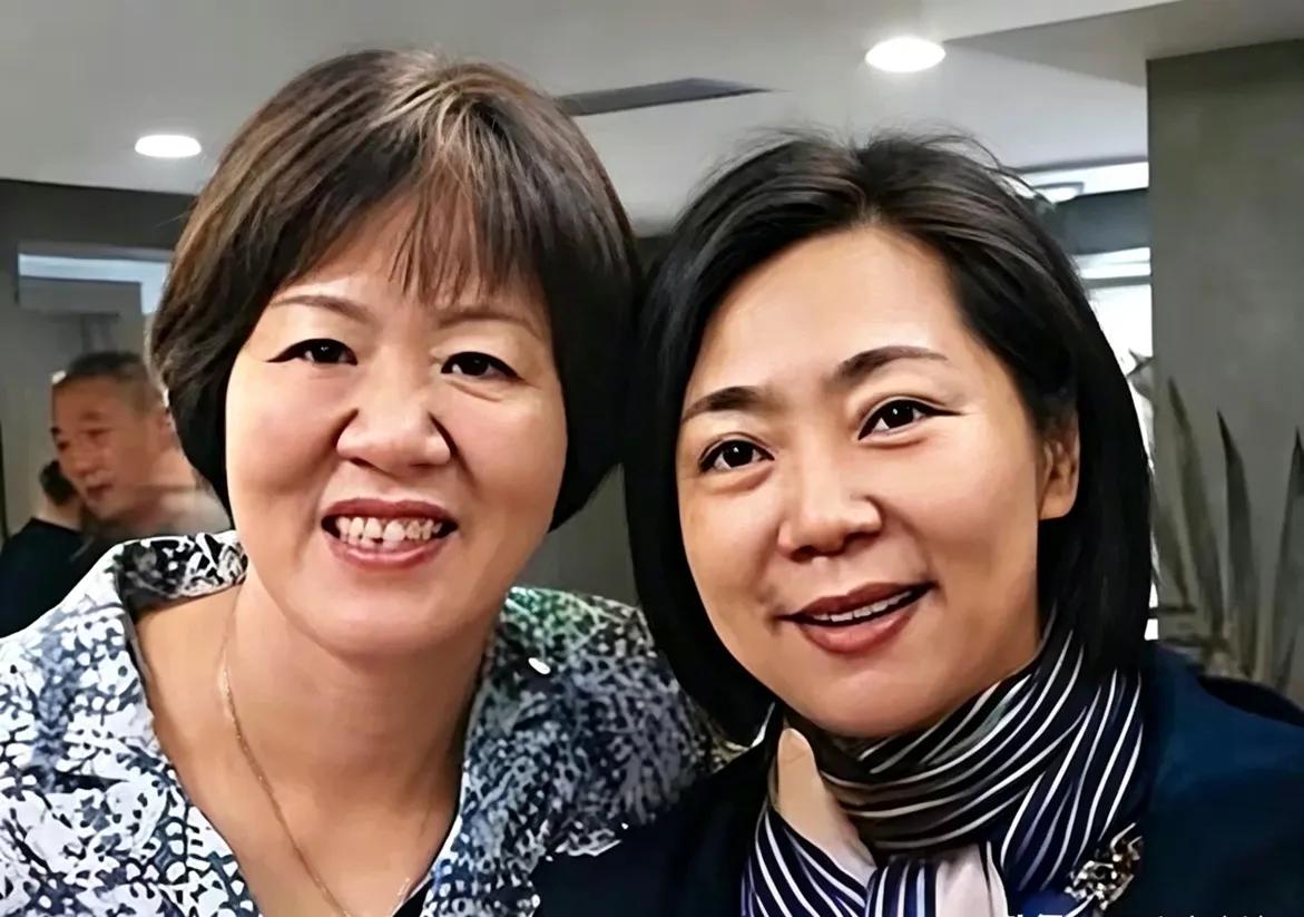 女排唯一五冠王，身家过亿、女儿清华博士，巅峰时期急流勇退，郎平是中国女排划时代的