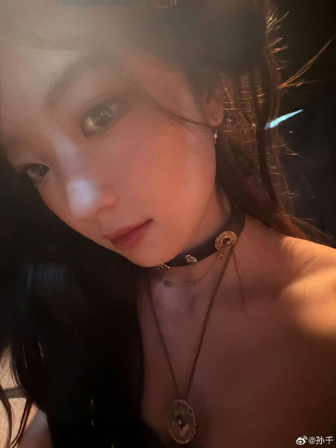 孙千近距离自拍孙千choker choker完全妈咪级别 ​​​