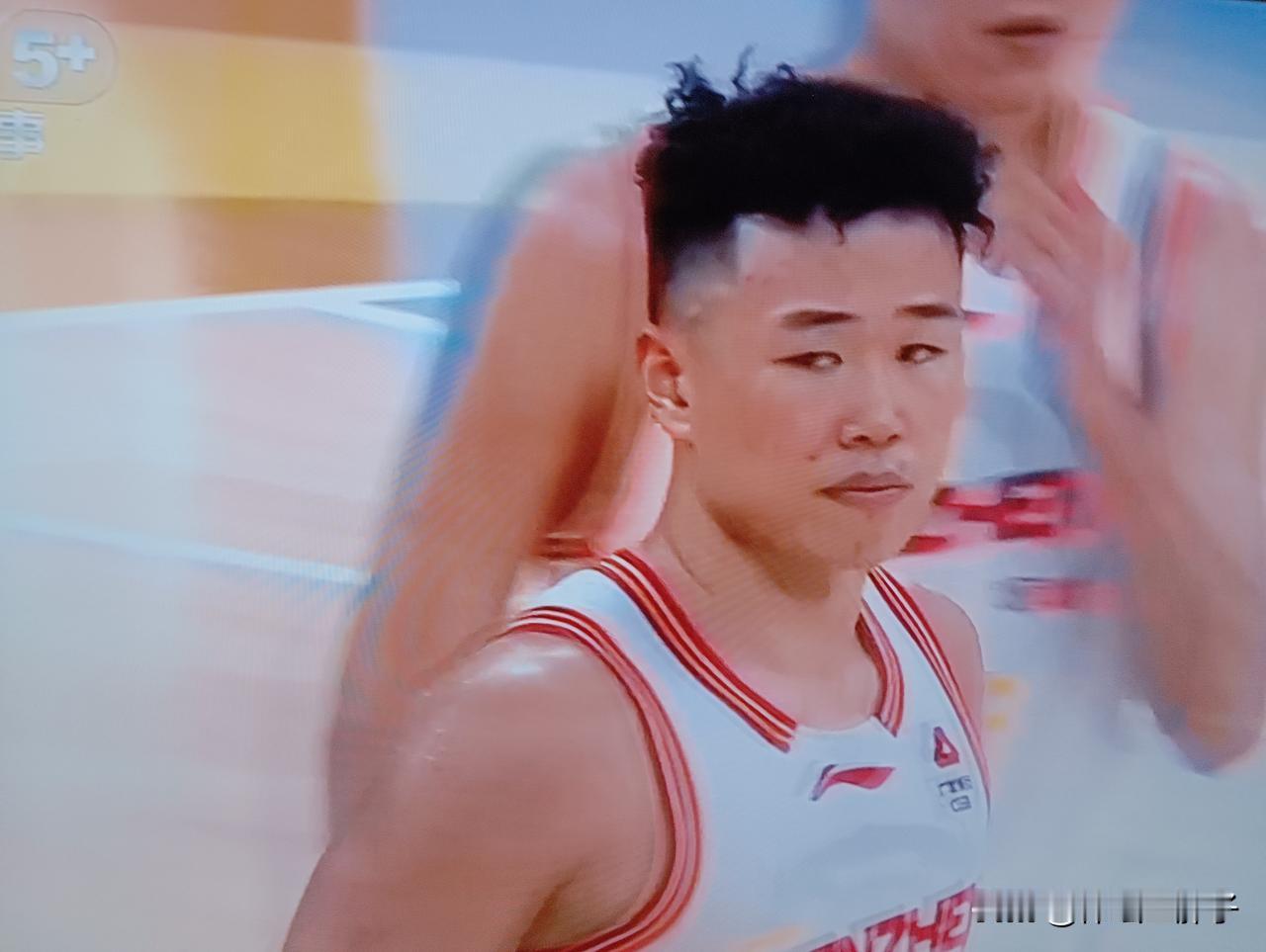 贺希宁尽力了，贺希宁来老家山东男篮吧。贺希宁你要听劝，千万不要去广东男篮。虽然杜
