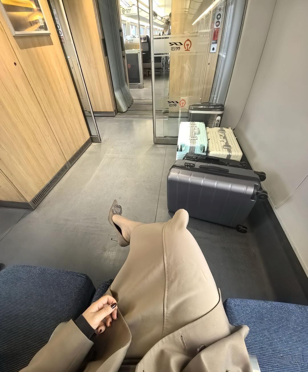 出门在外行李多的苦恼