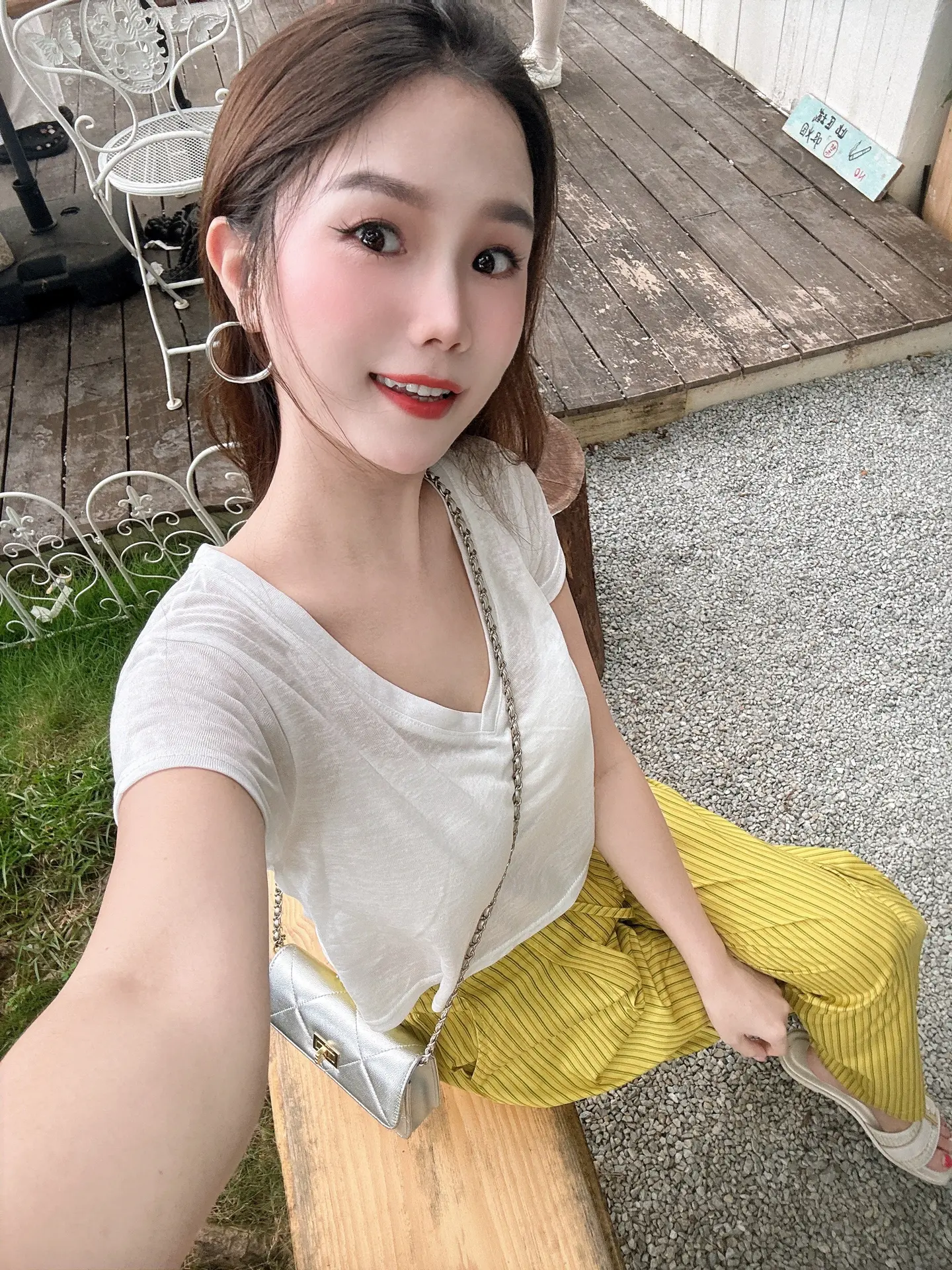 事事人人难以共情，终其一生 能有一个人昧着良心 站你这边就够了