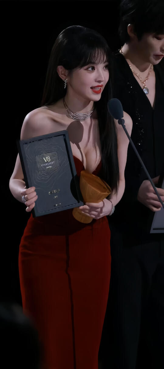 小田真的太美了！天使的面孔➕顶配的身材👏