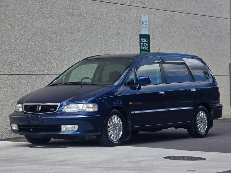 一台1997年款的本田奥德赛（Odyssey）Prestige VX目前正在出售